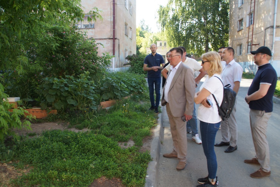 В Чебоксарах состоялся обход дворовых территорий на предмет благоустройства