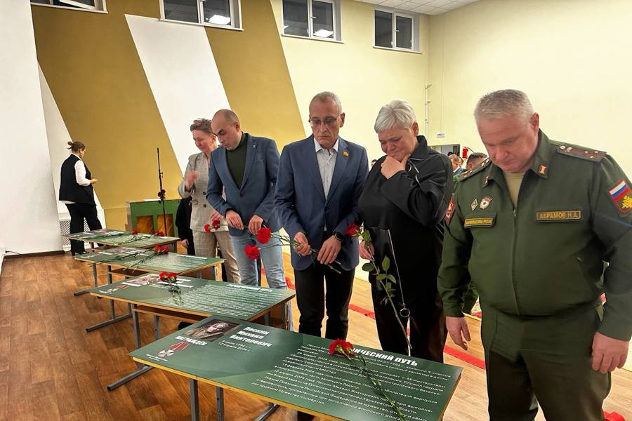 Герои никогда не умирают, Герои в нашей памяти живут!