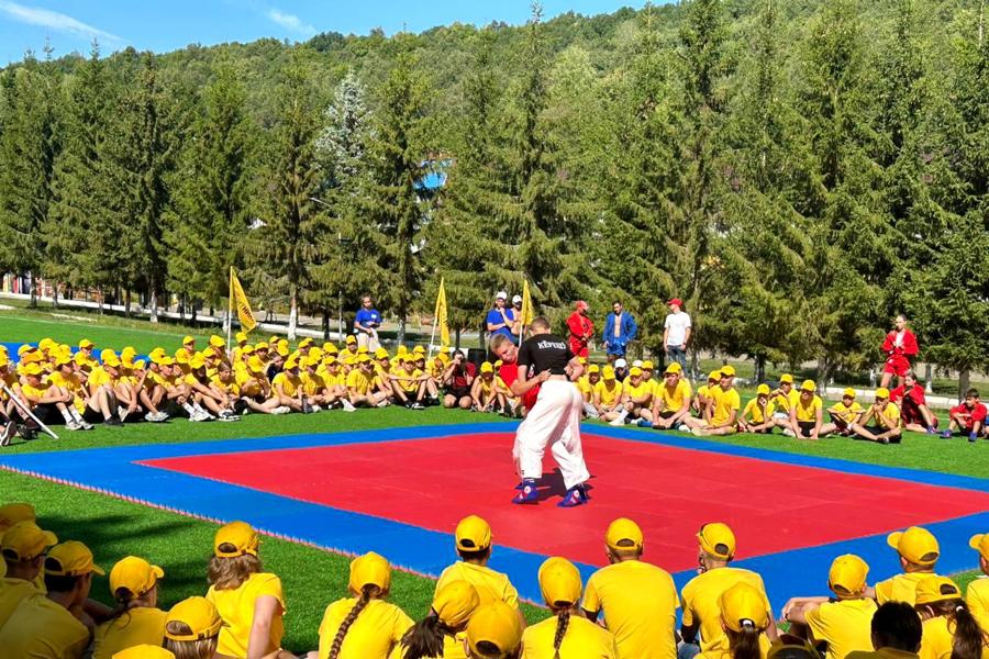 «День спорта и здорового образа жизни» прошел в всероссийском лагере «Страна Героев»