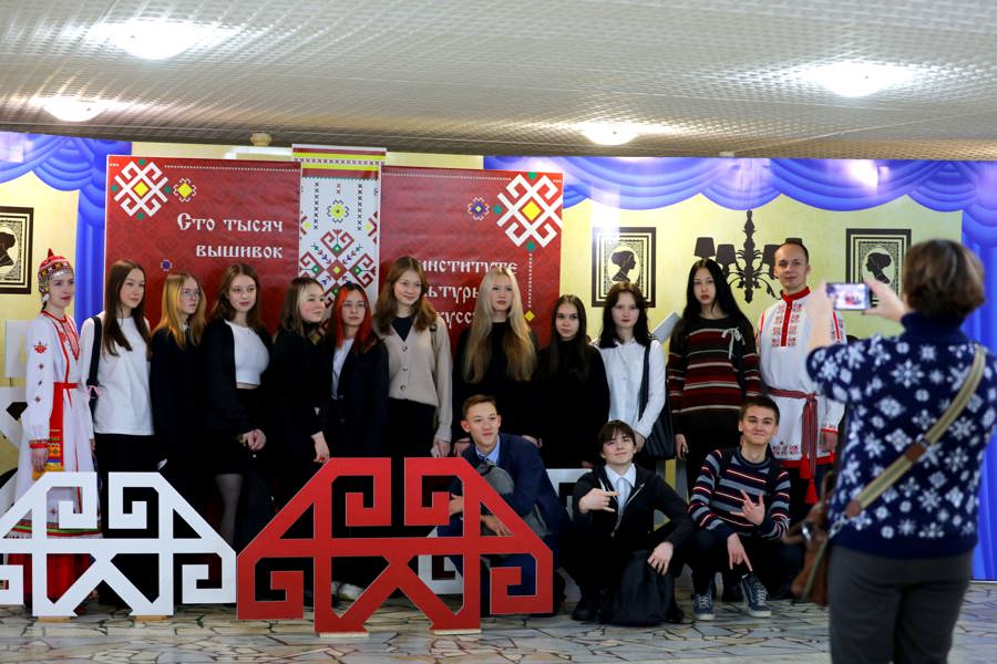 Институт культуры радушно принимает гостей в преддверии Дня чувашской вышивки