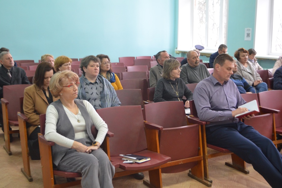 Глава Мариинско-Посадского муниципального округа Владимир Петров провел рабочее совещание