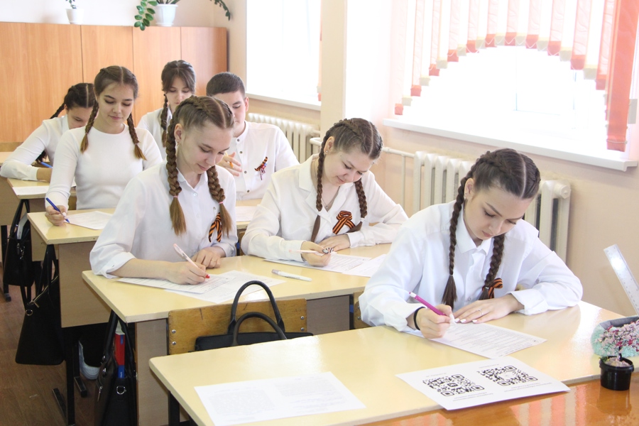 Учащиеся Батыревского муниципального округа приняли участие в акции «Избирательный диктант»