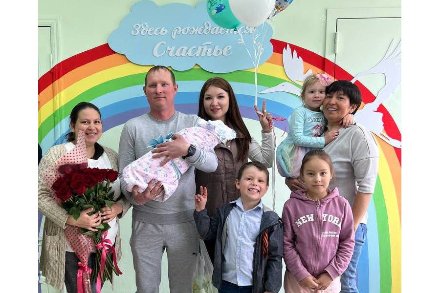 Многодетная семья из Новочебоксарска погасила часть ипотечного кредита с помощью средств материнского капитала
