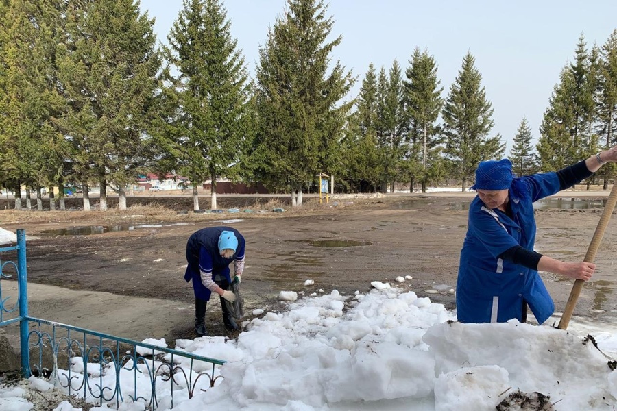 В Красночетайском муниципальном округе стартовал весенний санитарно-экологический месячник