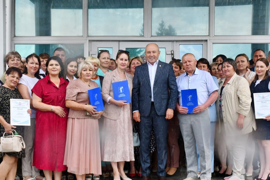 Поздравление главы Батыревского муниципального округа Рудольфа Селиванова с Днём социального работника