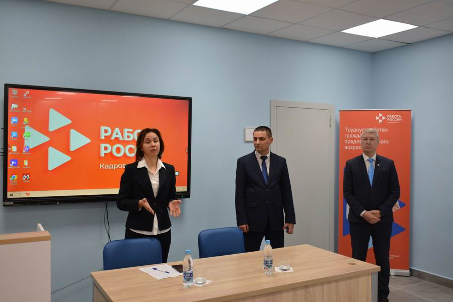 В Вурнарах открылся обновленный кадровый центр «Работа в России»