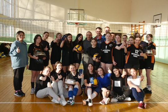 8 марта в Козловской СОШ №3 прошёл турнир по волейболу