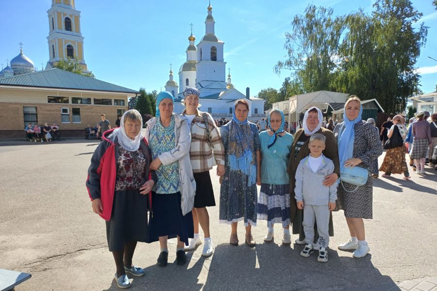 Жены и матери участников СВО побывали в Дивеевском монастыре