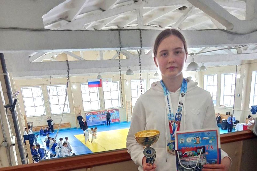 Спортсменка из Ядрина Стелла Семенова завоевала золото в г. Йошкар-Ола
