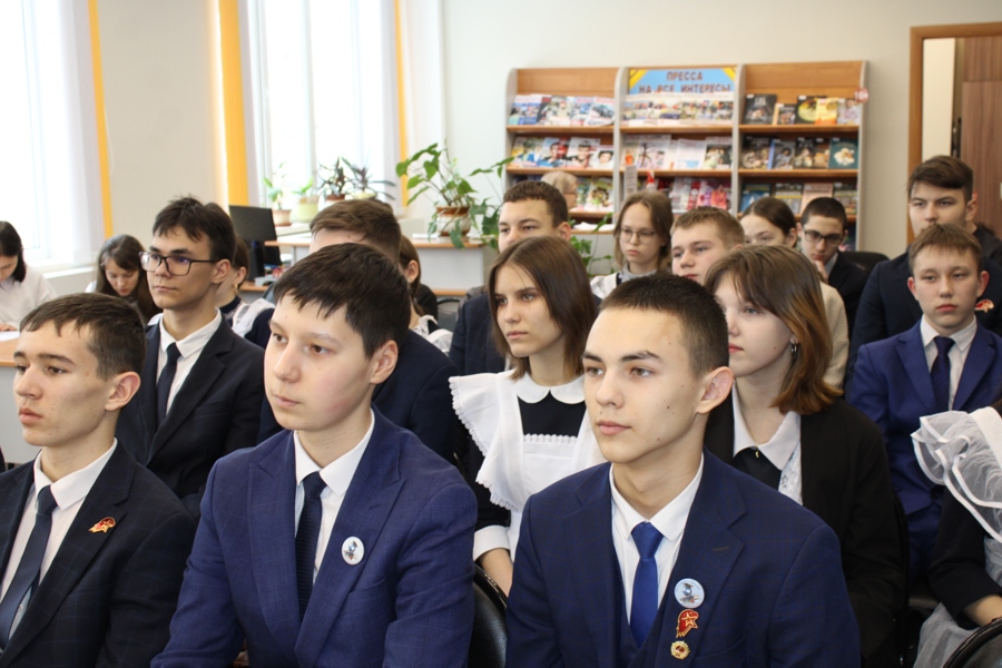 В Чувашской республиканской детско-юношеской библиотеке состоялась встреча с кинологами