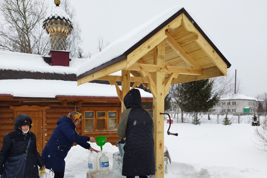 Час духовности: «Крещение пришло – святую воду принесло» в Сойгинской сельской библиотеке