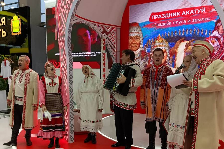 Четыре народных артиста Чувашии представляют республику на международной выставке-форуме «Россия» на ВДНХ в Москве