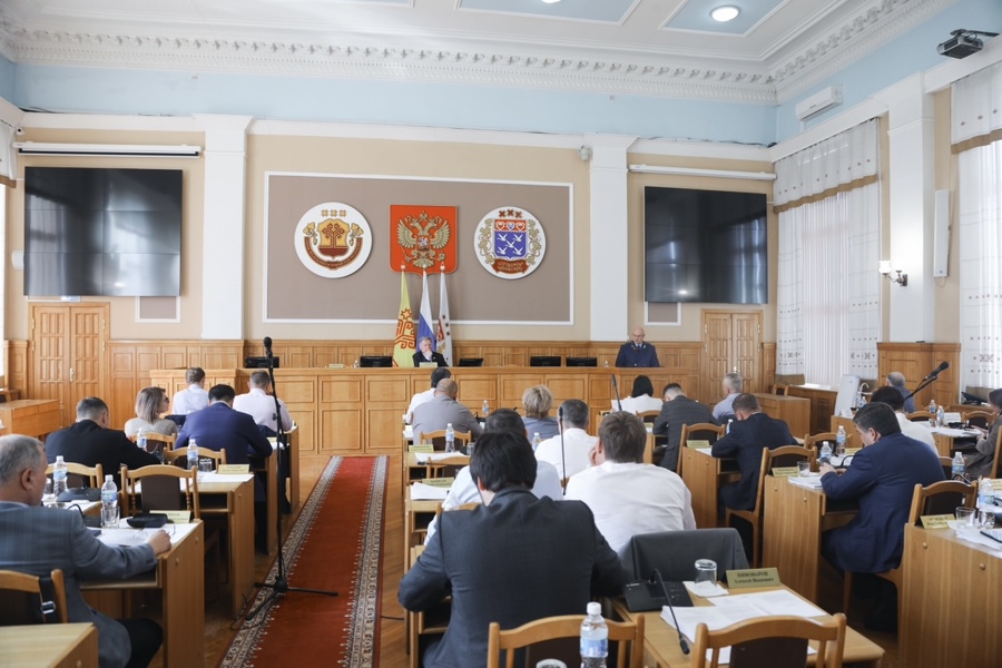 Народные избранники внесли изменения в главный финансовый документ города Чебоксары