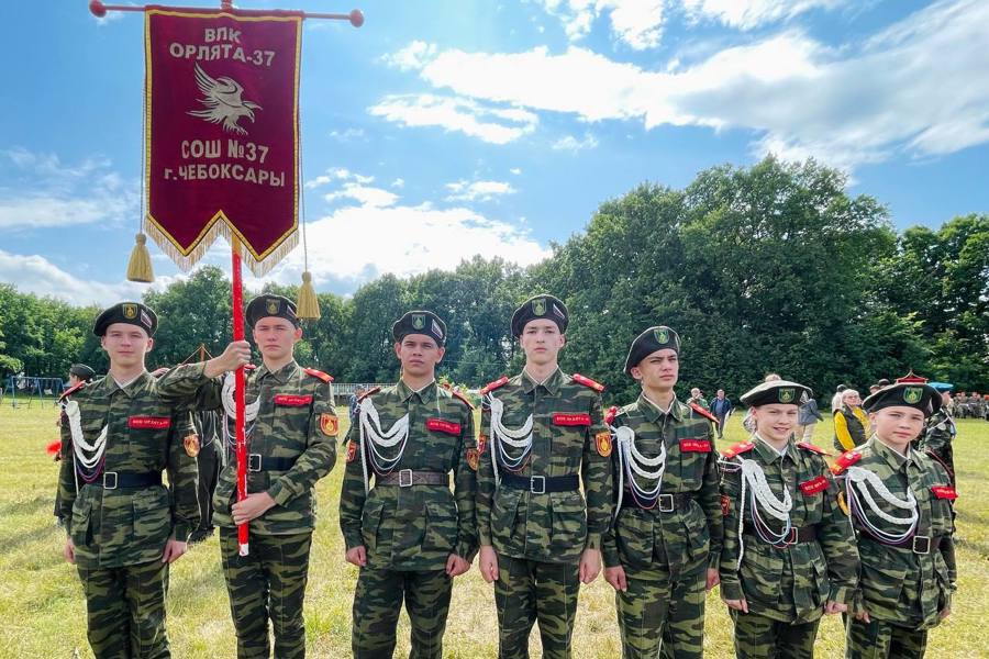 Юнармейцы столичной школы участвуют во Всероссийской военно-спортивной игре «Победа – 2023»