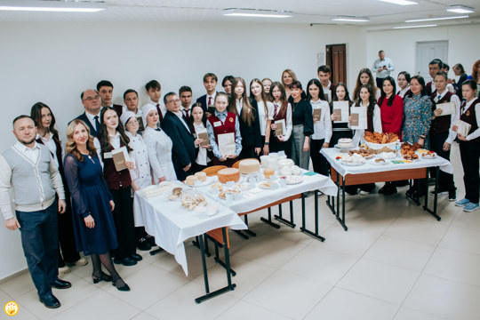 Сыроделы, пекари и кондитеры: Первые свидетельства о профессии получили школьники Чувашии