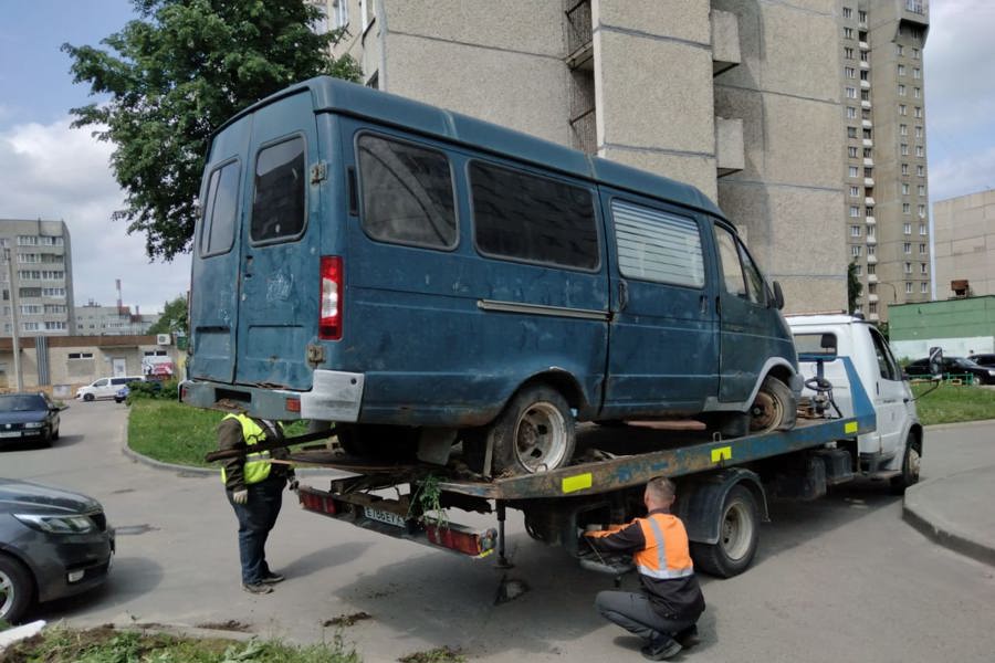 В Чебоксарах продолжаются рейды по эвакуации брошенных автомобилей