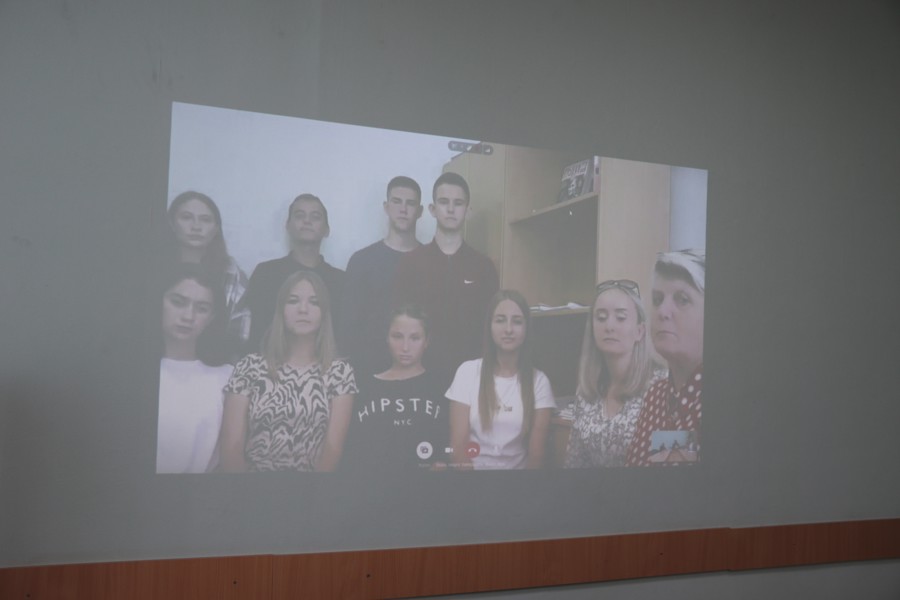 Новочебоксарск взял шефство над Дмитровской средней общеобразовательной школой Бердянского района Запорожской области