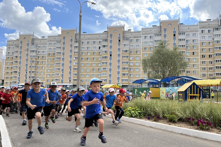 В поддержку Всероссийского забега «Кросс нации» в учреждениях проводят спортивные мероприятия