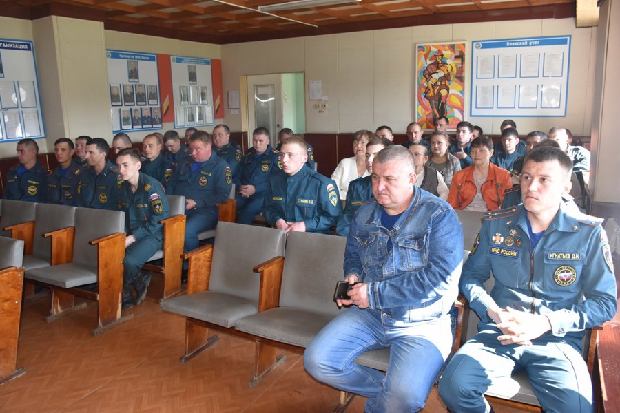 Шумерлинские пожарные принимали поздравления с профессиональным праздником