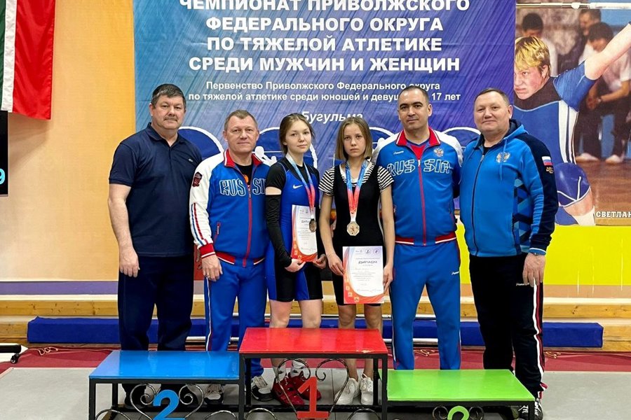 Тяжелоатлеты Чувашии выиграли 10 медалей на чемпионате и первенстве Поволжья