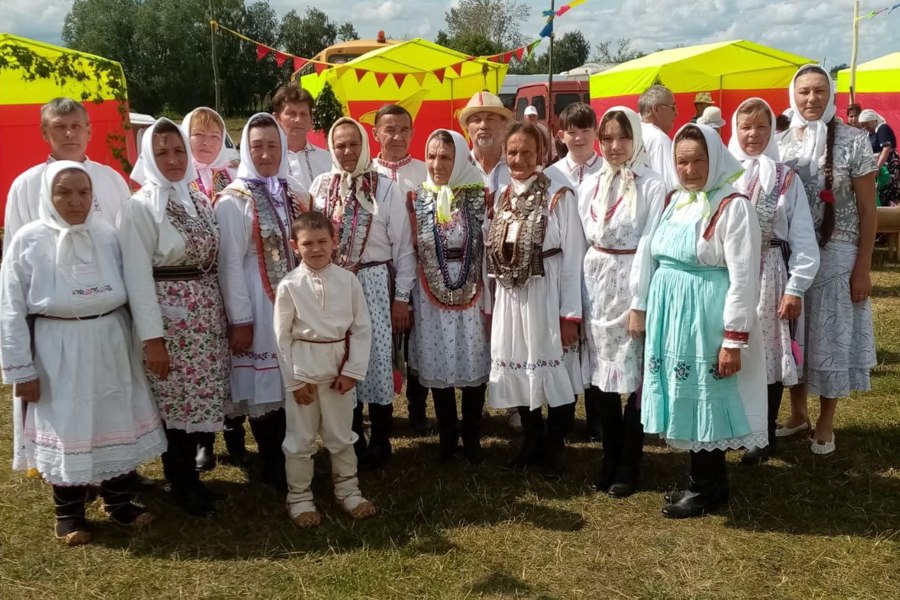 Фольклорный ансамбль «Сăp eн» успешно выступил на республиканском празднике фольклора «Манăçми аваллăх»