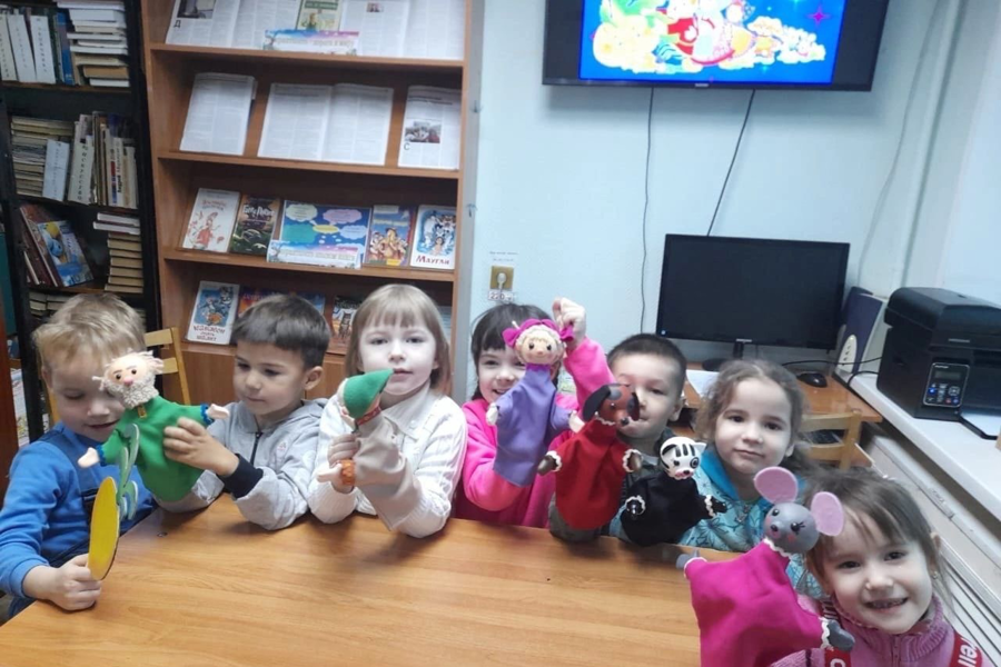 В Чувашии молодые семьи продолжают ставить кукольные спектакли