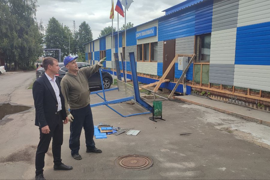 Глава Красноармейского муниципального округа Павел Семёнов посетил клуб «Заволжский» и ознакомился с ходом ремонтных работ