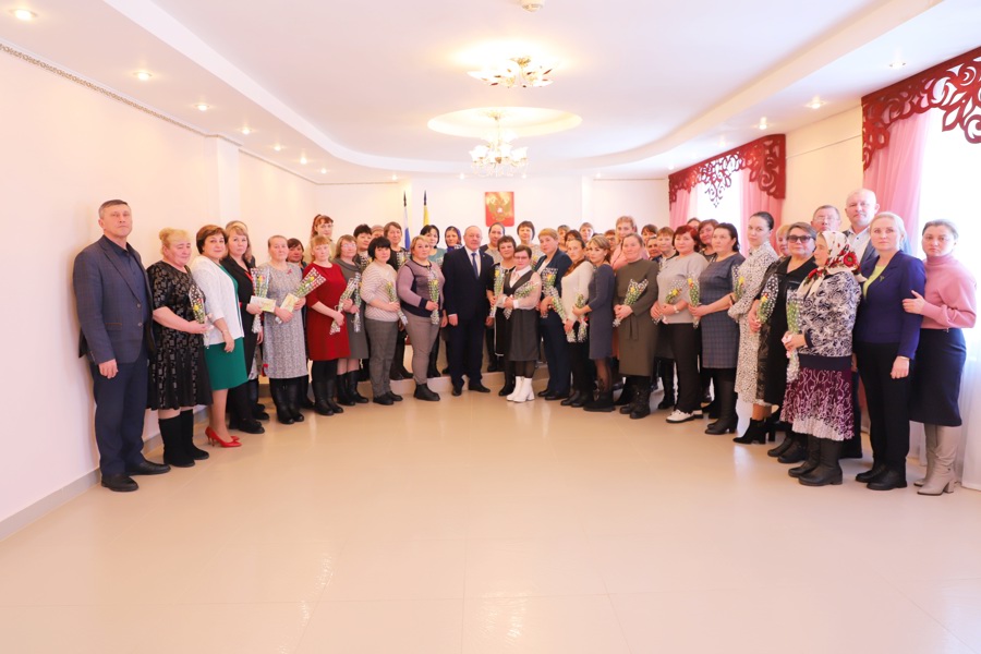 В преддверии Международного женского дня состоялась встреча Главы Яльчикского муниципального округа с женами и матерями солдат-участников СВО