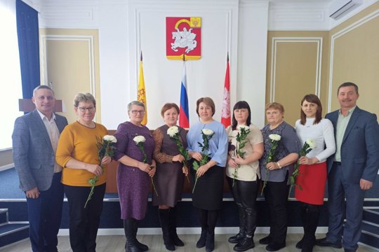 Поздравление с 8 марта коллегам-женщинам от мужчин отдела образования администрации Яльчикского муниципального округа