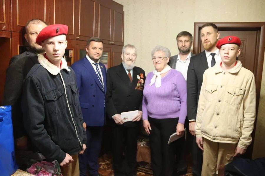 Ветераны Великой Ответственной войны принимают поздравления с Днем Победы