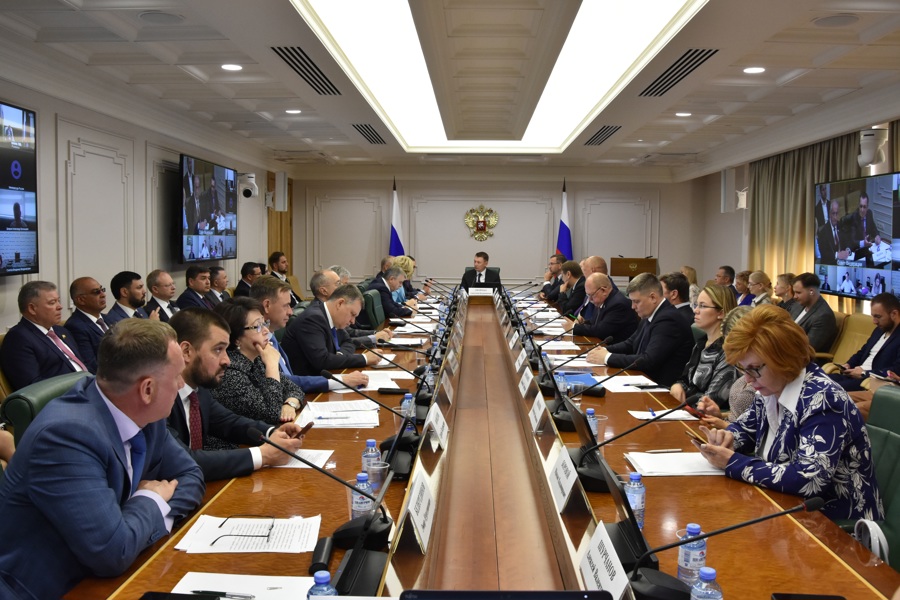 Эмир Бедертдинов выступил в Совете Федерации в рамках Дней Чувашской Республики в верхней палате парламента страны