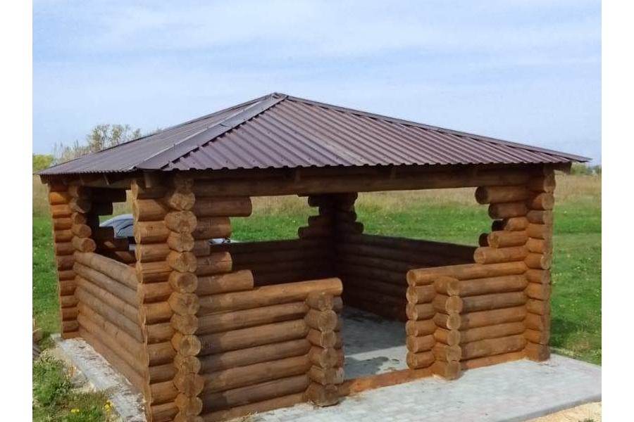 В селе Рындино построили современную беседку для отдыха населения
