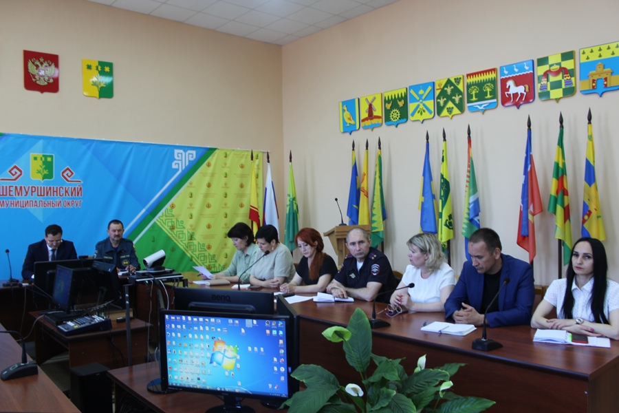 Сегодня в Шемуршинском муниципальном округе состоялся круглый стол на тему «Об организации работы по обеспечению безопасности людей на водных объектах в период купального сезона 2024 года»
