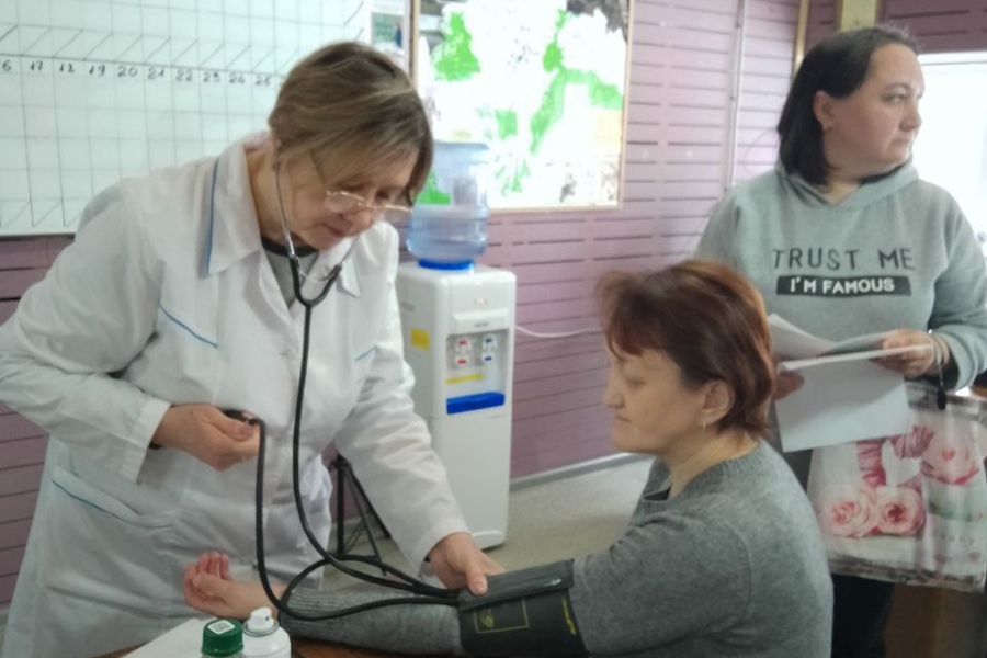 Мобильная бригада Красночетайской больницы проводит выездной прием в трудовых коллективах
