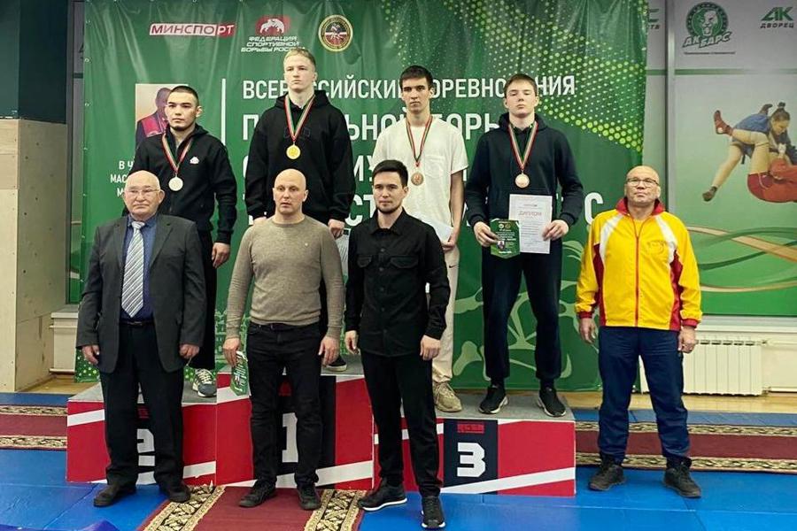 Борец Роман Иванов занял третье место на Всероссийском турнире в городе Казань