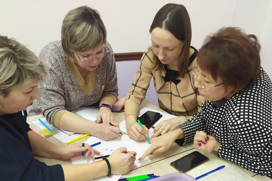 На базе МБДОУ «Детский сад N3 «Светлячок» города Алатыря прошло городское методическое объединение старших воспитателей