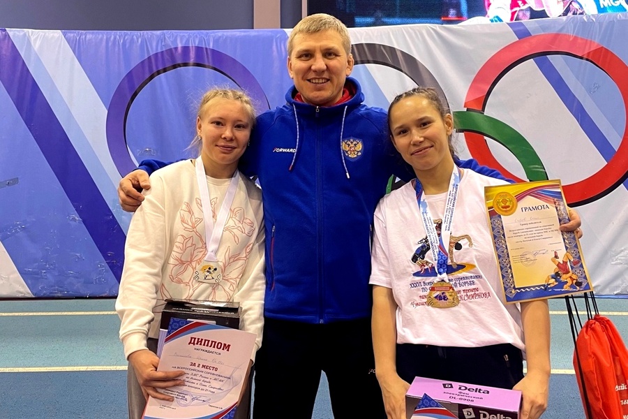 Яна Георгиева – победитель, Ирина Васильева – призер Всероссийских соревнований по женской борьбе