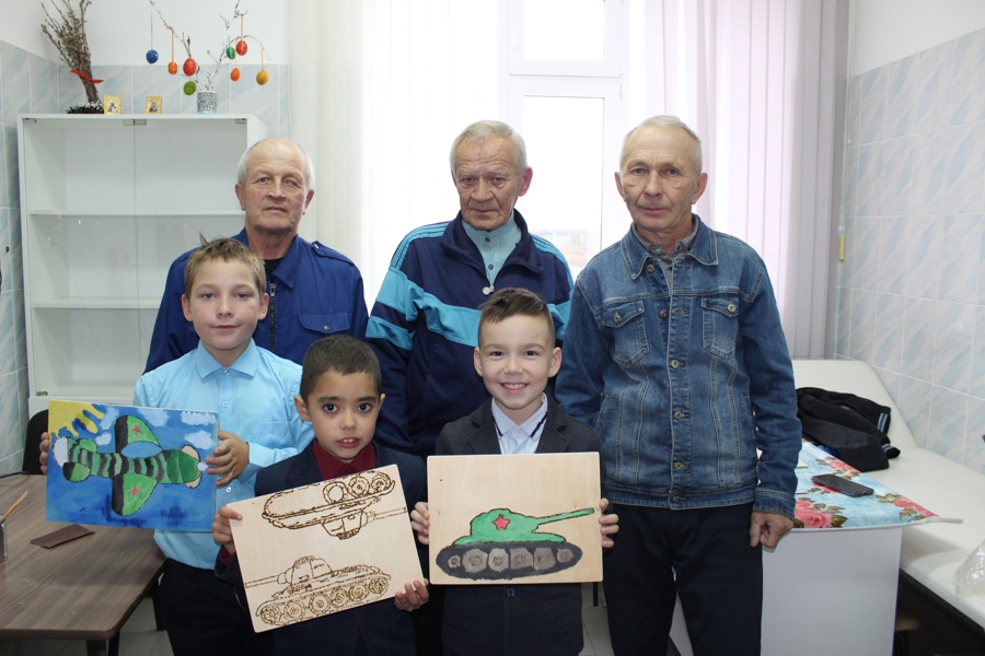 Готовим подарки ко Дню отца вместе с «Экспресс-дедушками»