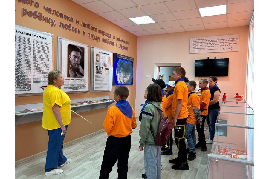 В музее «Путь гения…» посетители из летнего оздоровительного лагеря при МБОУ «Новошимкусская СОШ»