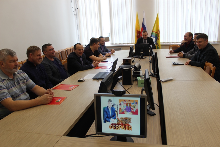С Днем защитника Отечества поздравили сотрудников администрации Шумерлинского муниципального округа