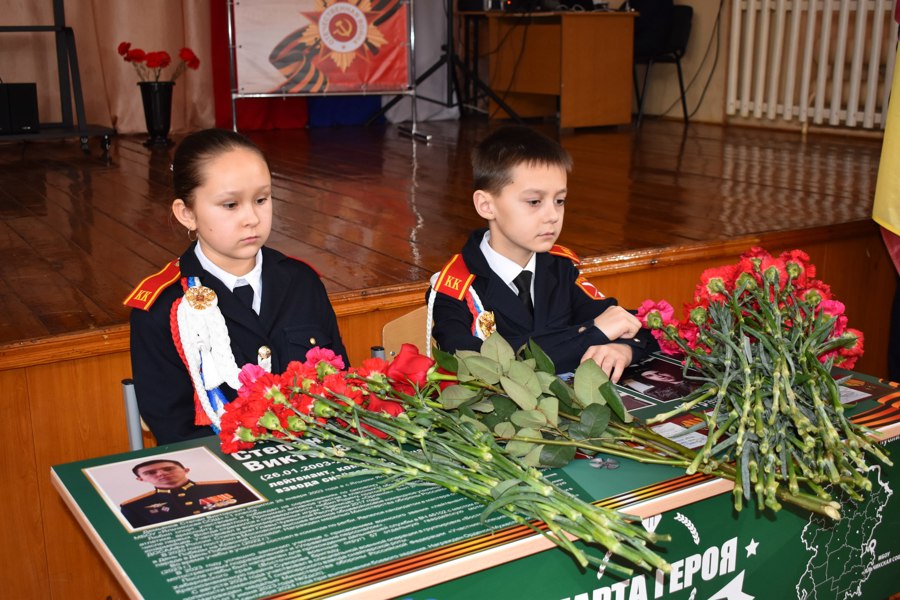 Открытие парты героя Демьянова С.В.