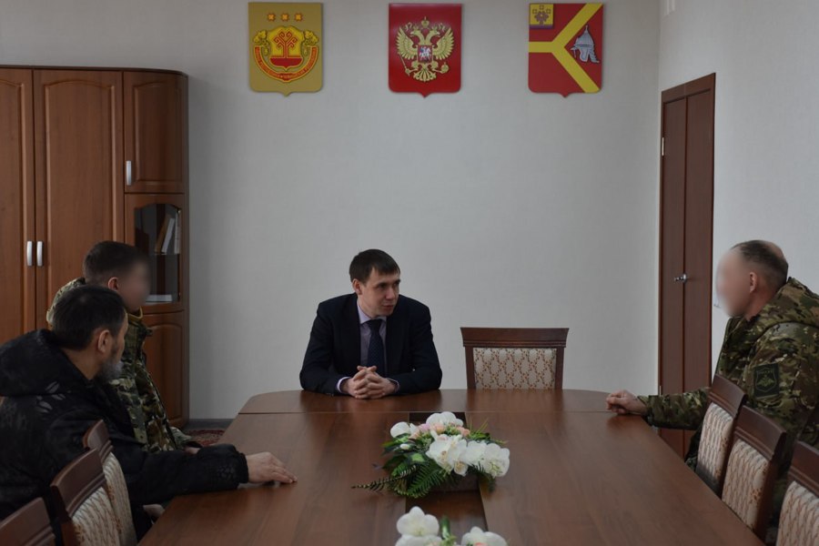 Глава Красноармейского муниципального округа Павел Семенов встретился с участниками специальной военной операции
