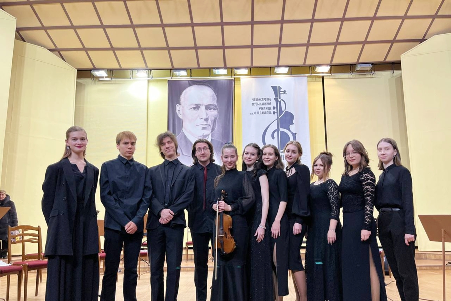 В Чебоксарском музыкальном училище им. Ф. П. Павлова состоялся отчетный концерт Симфонического оркестра «Час барокко»