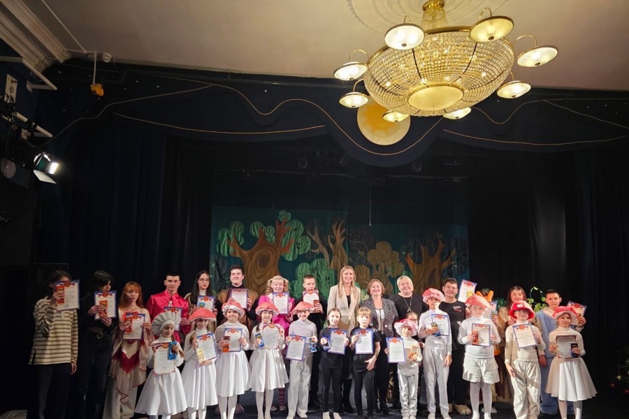 Театральная студия «ОСОБЫЕ-РАЗНЫЕ-РАВНЫЕ» в Чувашском театре кукол вновь порадовала спектаклем