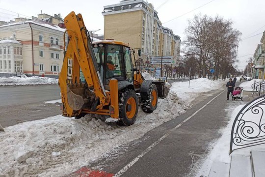 На улицы Чебоксар вышло 74 единицы техники