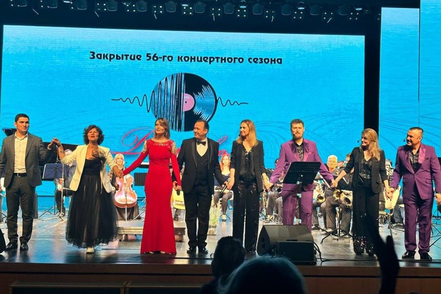 Симфоническая капелла закрыла 56-й концертный сезон концертом «Ретро-волна»