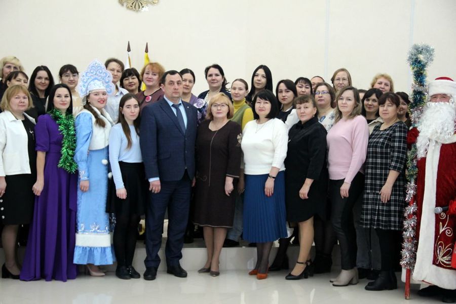 Глава округа Алексей Матросов  поздравил коллег с Новым годом