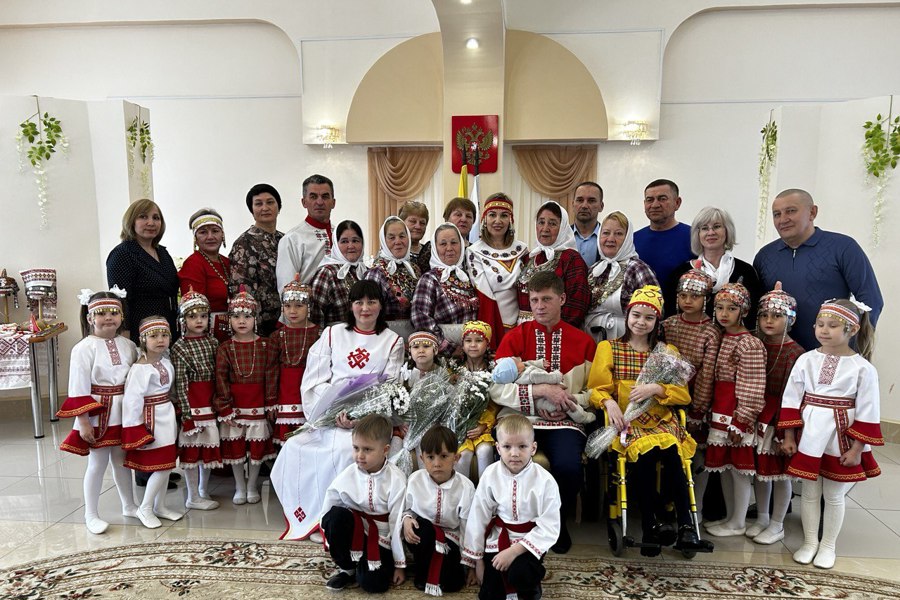 В отделе ЗАГС администрации Шемуршинского муниципального округа прошел праздник, посвященный Международному дню семьи