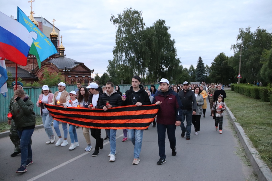 В Алатыре прошла мемориальная акция «Свеча памяти»