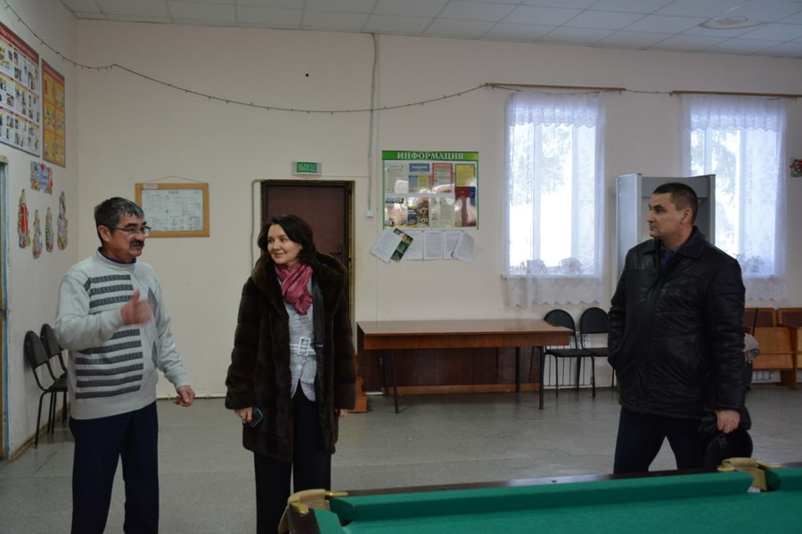 Глава округа Надежда Никандрова с рабочим визитом посетила Алгазинский территориальный отдел